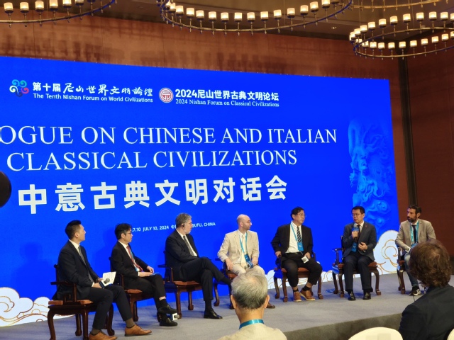 落后的意思