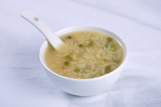 豆沙绿