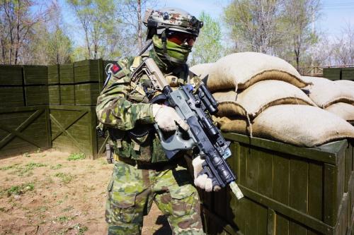 cs怎么买武器
