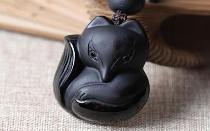男士吊坠带什么好