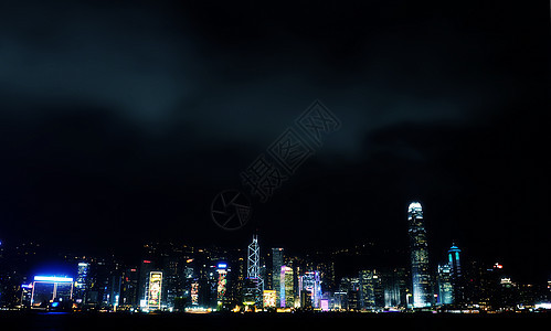香港几点天黑